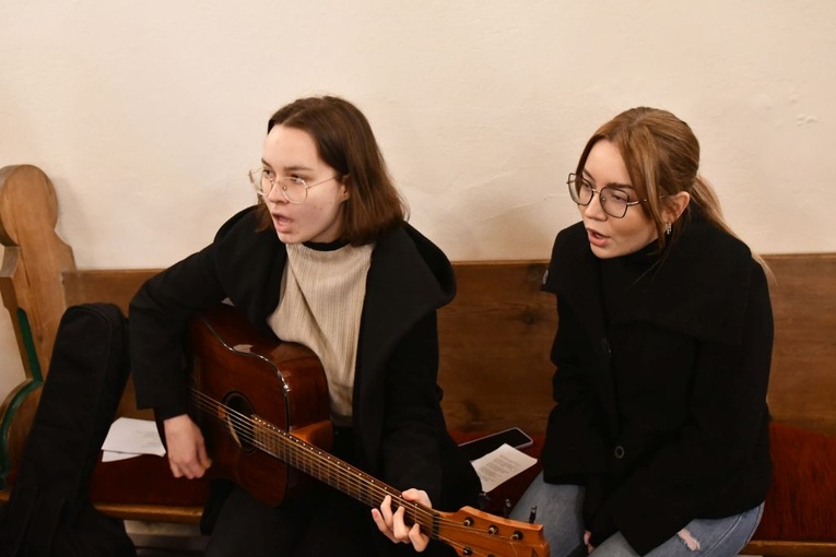 Rzepin. Poszli za krzyżem z Janem Pawłem II