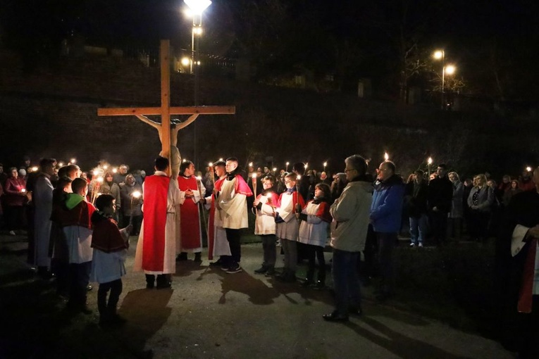 Droga Krzyżowa ulicami Głogowa