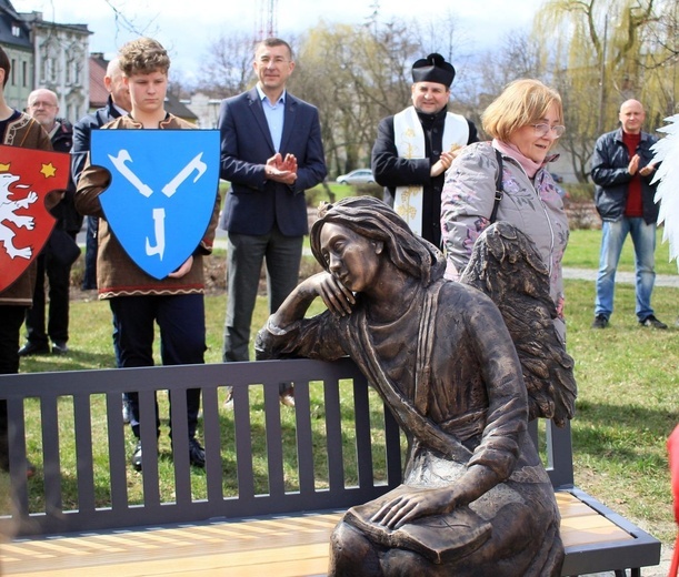 Odsłonięcie Ławki z Aniołem w Głubczycach