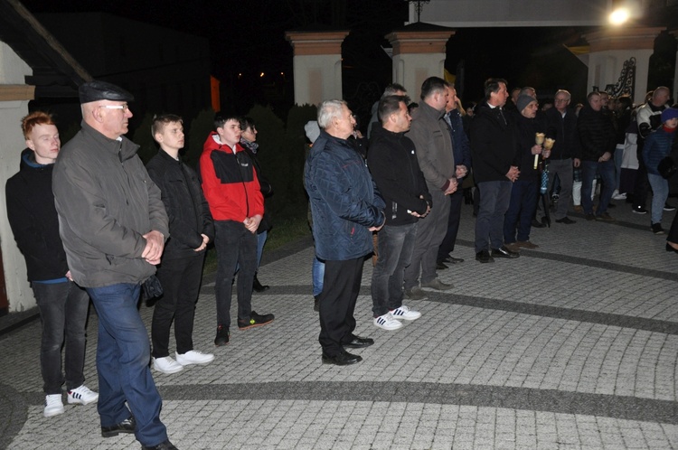 Jubileuszowa Droga Krzyżowa w Sławikowie