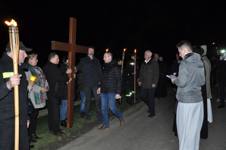 Jubileuszowa Droga Krzyżowa w Sławikowie