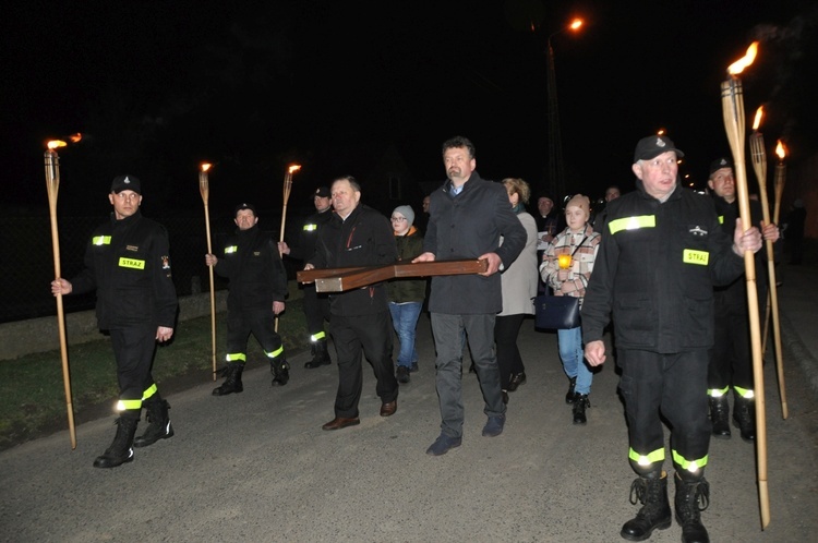 Jubileuszowa Droga Krzyżowa w Sławikowie