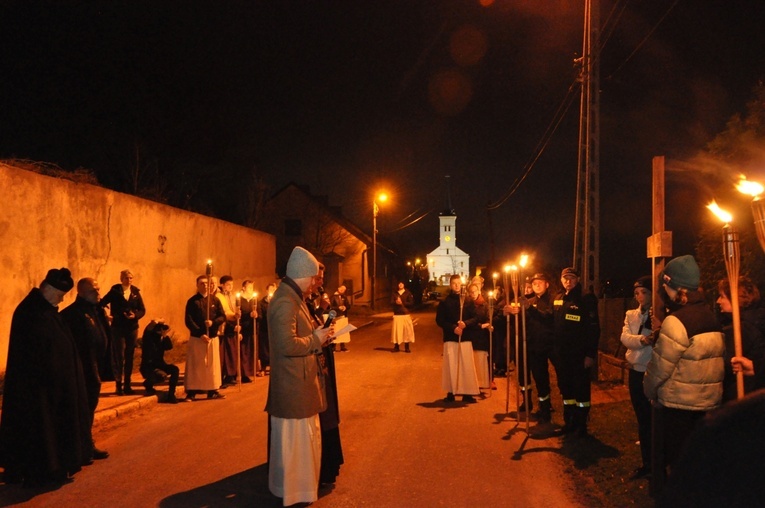 Jubileuszowa Droga Krzyżowa w Sławikowie