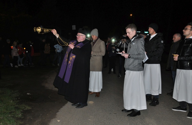 Jubileuszowa Droga Krzyżowa w Sławikowie