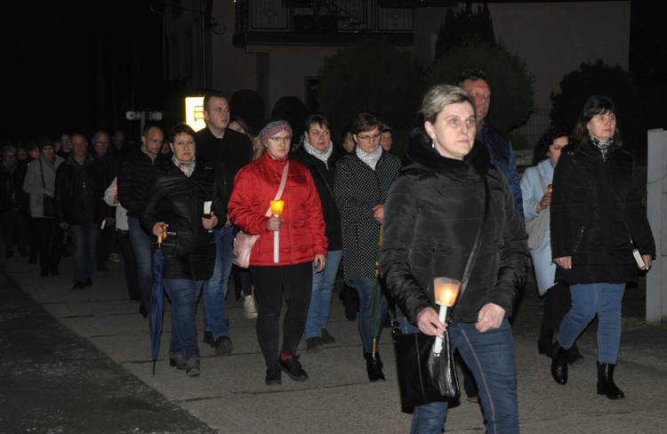 Jubileuszowa Droga Krzyżowa w Sławikowie