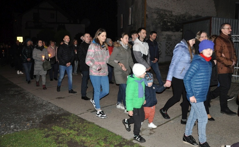 Jubileuszowa Droga Krzyżowa w Sławikowie