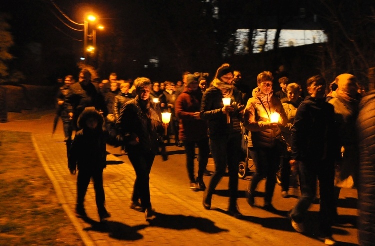 Jubileuszowa Droga Krzyżowa w Sławikowie