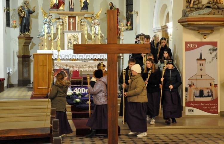 Jubileuszowa Droga Krzyżowa w Sławikowie