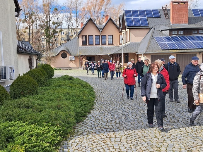 Caminowa pielgrzymka do Małujowic