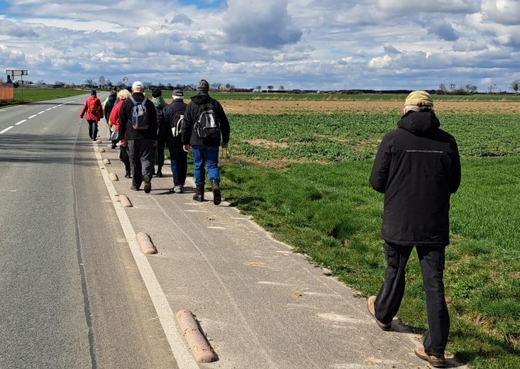 Caminowa pielgrzymka do Małujowic