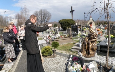 Grób dzieci nienarodzonych powstał w Brzęczkowicach