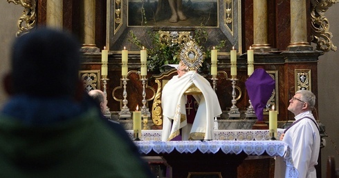 Przebaczenie krzywdzicielowi jest jałmużną, która wymyka się ludzkiej logice