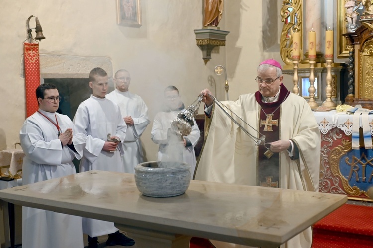 Poświęcenie ołtarza w Długopolu Górnym