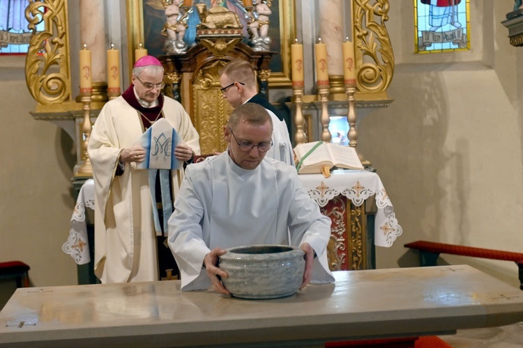 Poświęcenie ołtarza w Długopolu Górnym