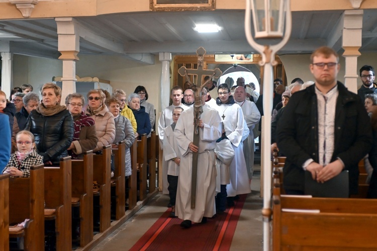 Poświęcenie ołtarza w Długopolu Górnym