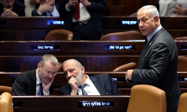 Izrael: Premier Netanjahu ogłosił wstrzymanie reformy wymiaru sprawiedliwości, by uniknąć "wojny domowej"