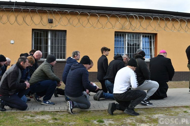 Droga Krzyżowa w Zakładzie Karnym w Głogowie