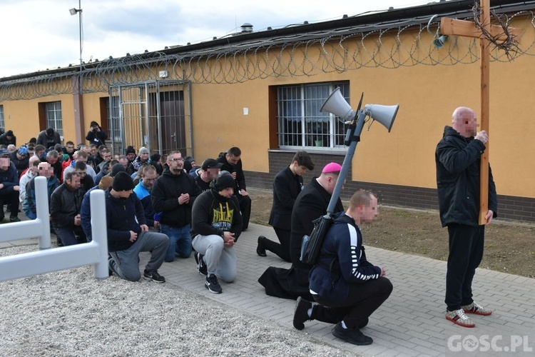 Droga Krzyżowa w Zakładzie Karnym w Głogowie