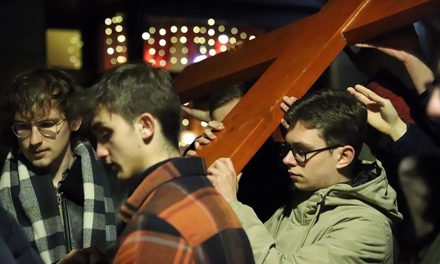 Krzyż wyzwaniem dla świata