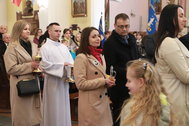Poświęcenie sztandaru Szkoły Podstawowej SPSK im. s. Faustyny w Pniewie