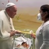 Franciszek w szpitalu nie przestaje być pasterzem. "Idź do parafii i powiedz, że ochrzcił go papież"