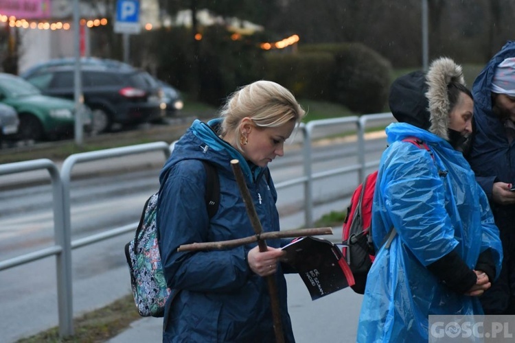 Świebodzin. Ekstremalna Droga Krzyżowa rozpoczęta