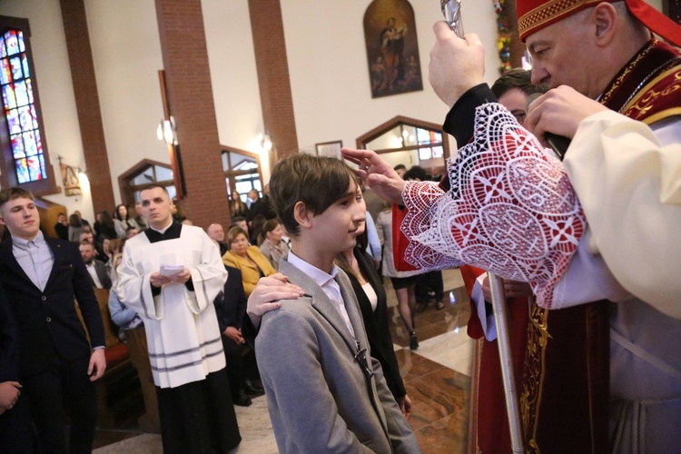 Bierzmowanie w par. pw. Miłosierdzia Bożego w Brzesku