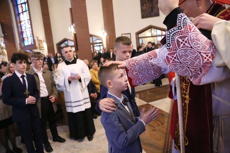 Bierzmowanie w par. pw. Miłosierdzia Bożego w Brzesku