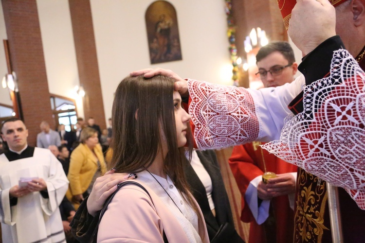 Bierzmowanie w par. pw. Miłosierdzia Bożego w Brzesku