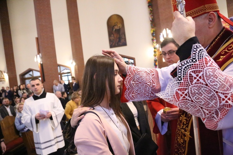 Bierzmowanie w par. pw. Miłosierdzia Bożego w Brzesku