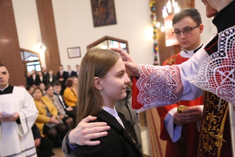 Bierzmowanie w par. pw. Miłosierdzia Bożego w Brzesku