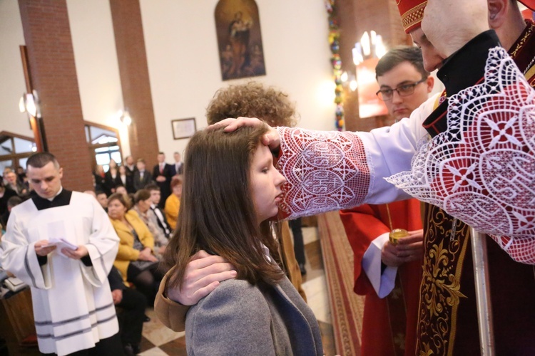 Bierzmowanie w par. pw. Miłosierdzia Bożego w Brzesku