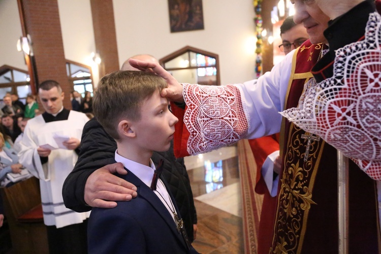 Bierzmowanie w par. pw. Miłosierdzia Bożego w Brzesku