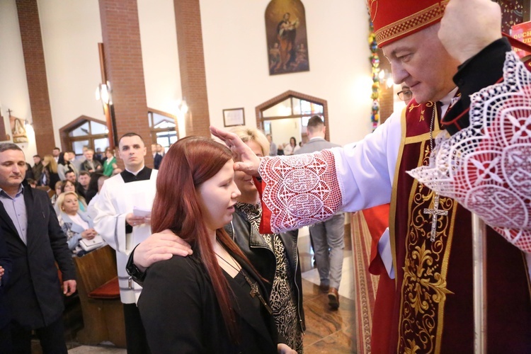 Bierzmowanie w par. pw. Miłosierdzia Bożego w Brzesku