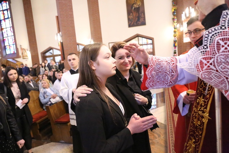 Bierzmowanie w par. pw. Miłosierdzia Bożego w Brzesku