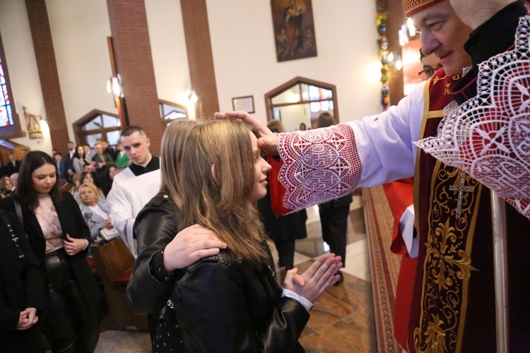 Bierzmowanie w par. pw. Miłosierdzia Bożego w Brzesku