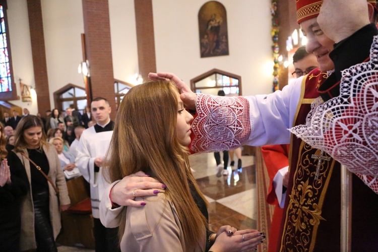 Bierzmowanie w par. pw. Miłosierdzia Bożego w Brzesku