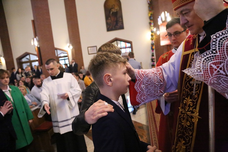 Bierzmowanie w par. pw. Miłosierdzia Bożego w Brzesku