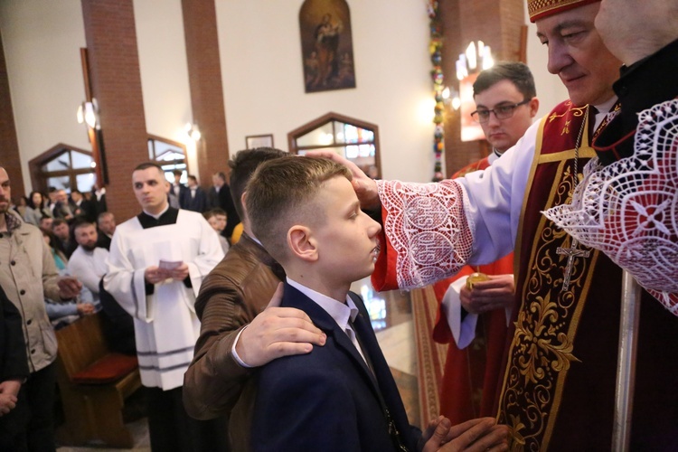 Bierzmowanie w par. pw. Miłosierdzia Bożego w Brzesku