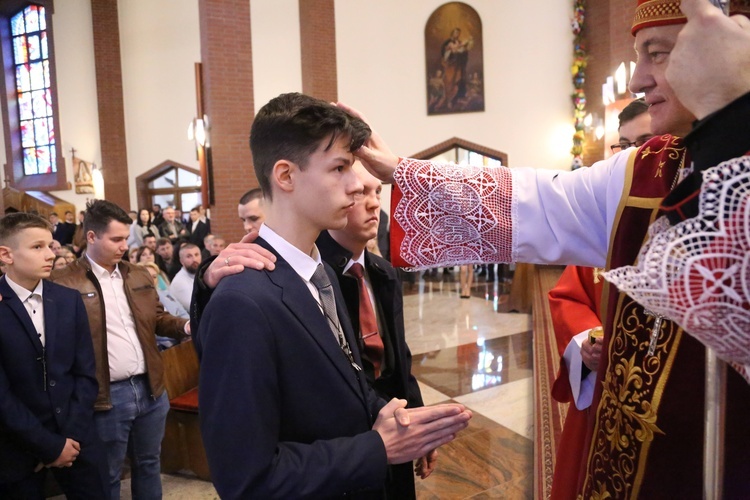 Bierzmowanie w par. pw. Miłosierdzia Bożego w Brzesku