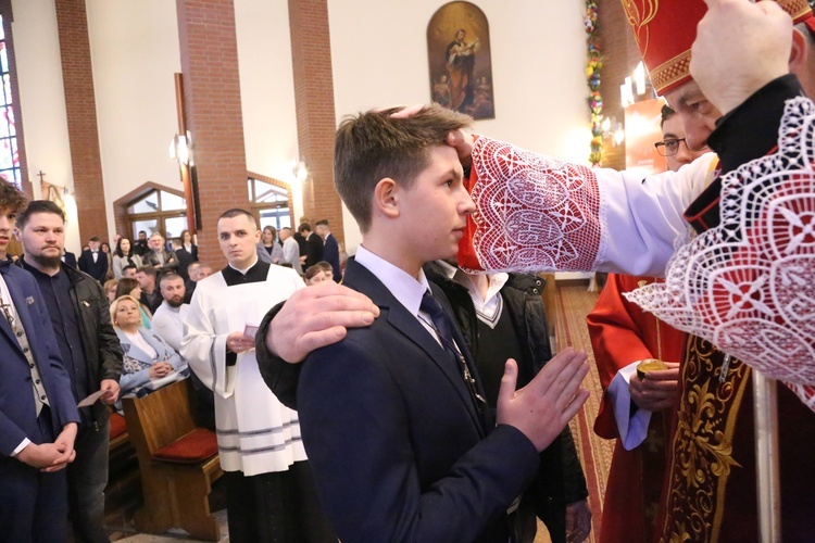 Bierzmowanie w par. pw. Miłosierdzia Bożego w Brzesku