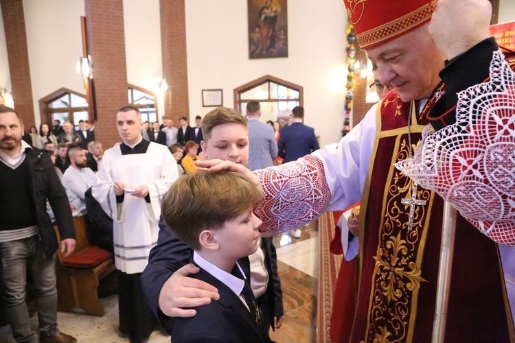 Bierzmowanie w par. pw. Miłosierdzia Bożego w Brzesku