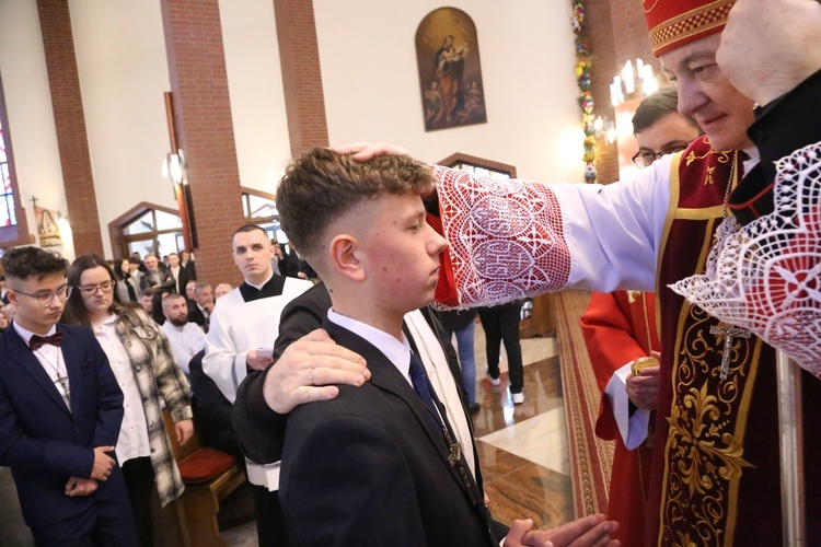 Bierzmowanie w par. pw. Miłosierdzia Bożego w Brzesku