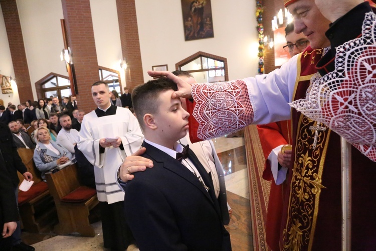 Bierzmowanie w par. pw. Miłosierdzia Bożego w Brzesku