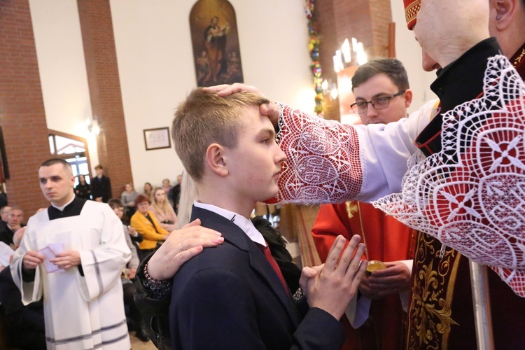 Bierzmowanie w par. pw. Miłosierdzia Bożego w Brzesku