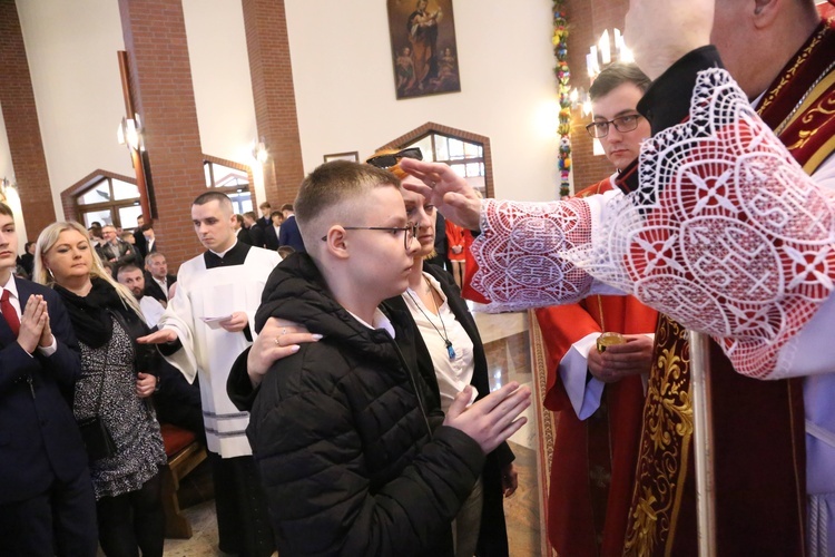 Bierzmowanie w par. pw. Miłosierdzia Bożego w Brzesku