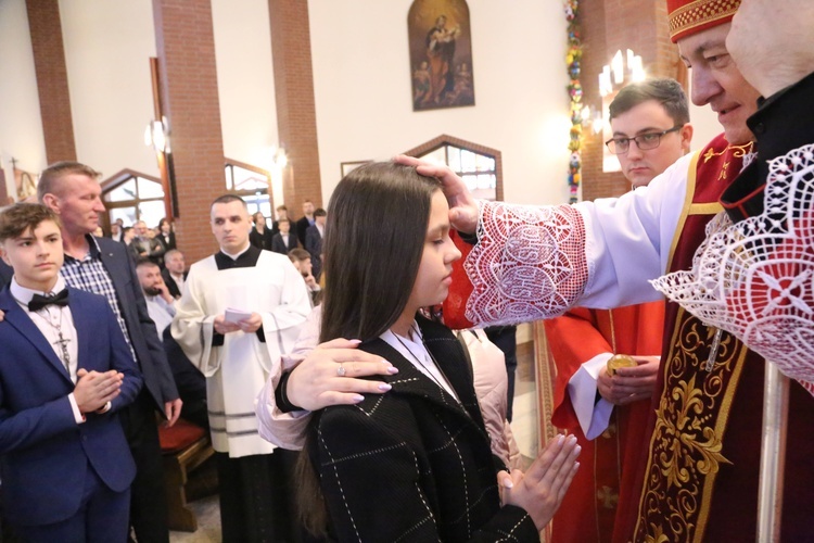 Bierzmowanie w par. pw. Miłosierdzia Bożego w Brzesku