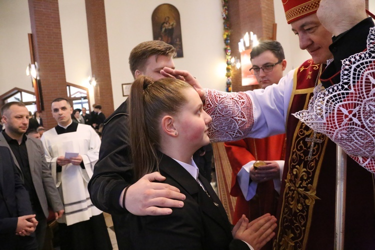 Bierzmowanie w par. pw. Miłosierdzia Bożego w Brzesku