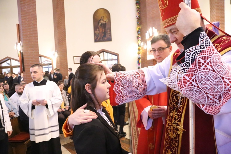 Bierzmowanie w par. pw. Miłosierdzia Bożego w Brzesku