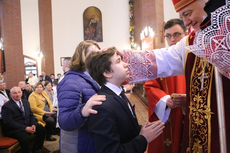 Bierzmowanie w par. pw. Miłosierdzia Bożego w Brzesku